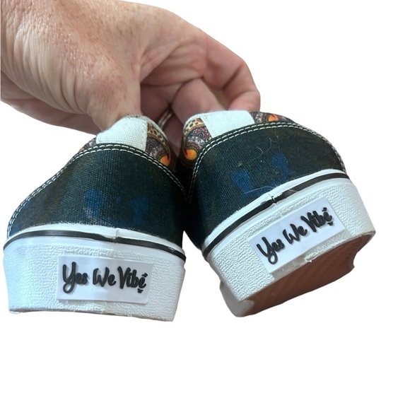 Colorful Women's Slip-On Flats - Picture 6 of 8